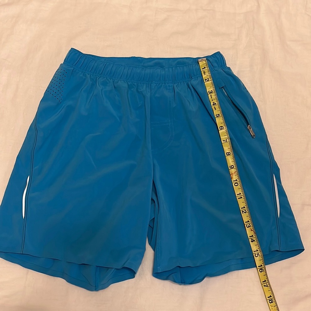 Mens lululemon size small 7 inch inseam blue athletic shorts.